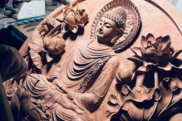 Tượng Phật gỗ chạm tay