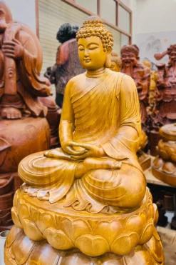 tượng đức bổn sư thích ca - góc phải