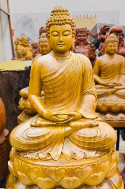 tượng đức bổn sư thích ca - chính diện