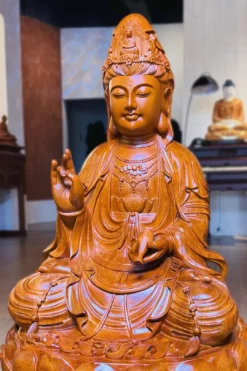 Tượng Quan Âm gỗ hương đá - bên phải
