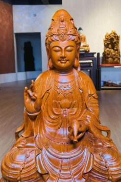 Tượng Quan Âm gỗ hương đá - cận mặt