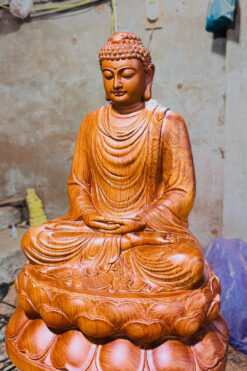 tượng phật thích ca gỗ hương - góc phải